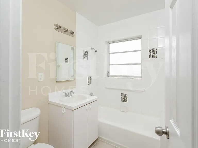 22363 Catherine Ave — Photo 11