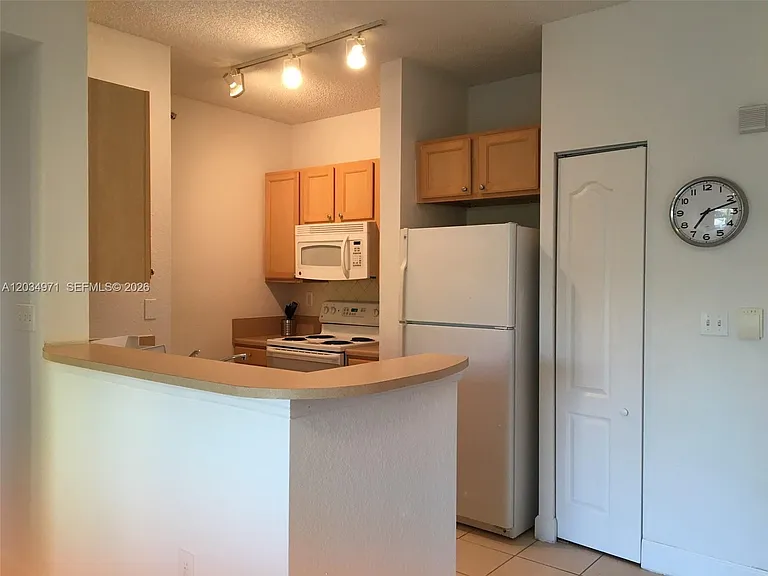 6001 SW 70th St #335 — Photo 4