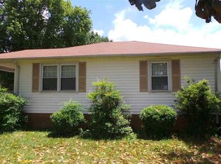 3572 1st Avenue Cir NW, Hickory, NC 28601