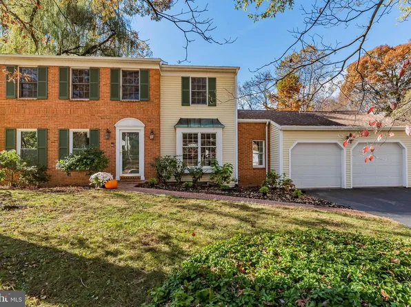 919 Woodland Dr, Lemoyne, PA 17043