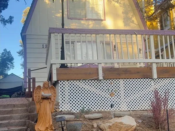 127 Vista Ln, Sugarloaf, CA 92386