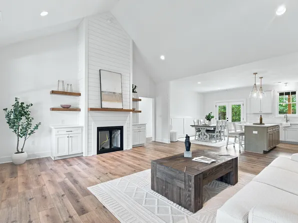 12930 Constitution Rte S, Scottsville, VA 24590