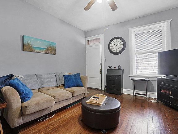 3rd image of 4740 S Broadway