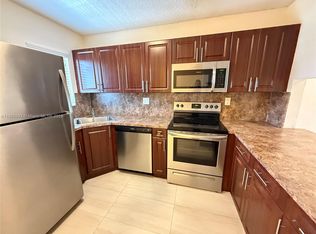 2740 W 76th St APT 204, Hialeah, FL 33016