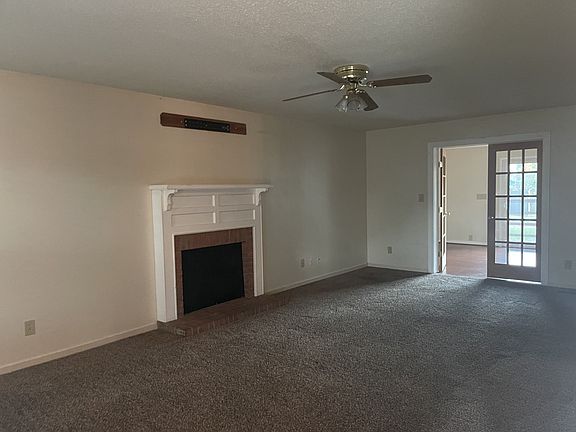 4th image of 1249 Cobblestone Ln