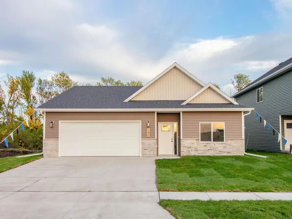 7030 65th St, Horace, ND 58047
