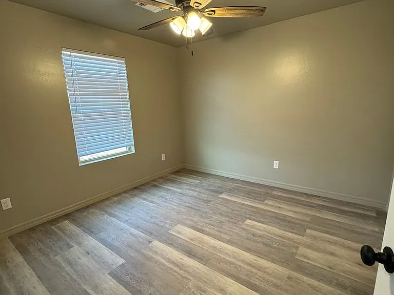 1120 Caprock St — Photo 6