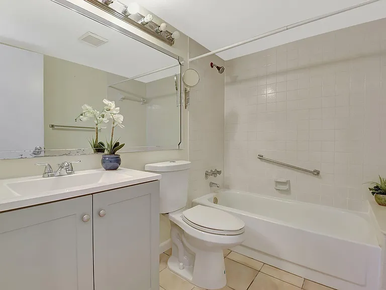 616 Sea Pine Way #C2 — Photo 25