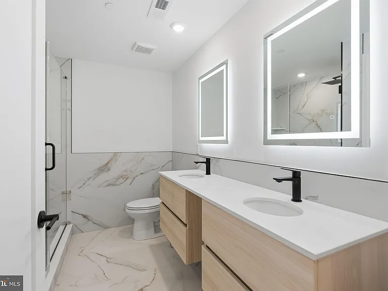 208 Vine St #3C — Photo 12