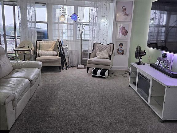 5th image of 880 Boynton Avenue #9L