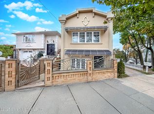 72 Sand Ln, Staten Island, NY 10305