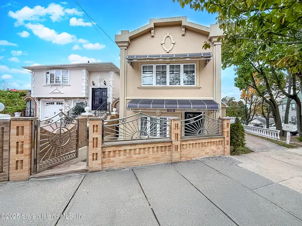 72 Sand Ln, Staten Island, NY 10305