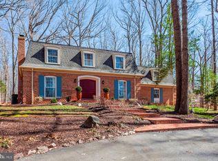 11726 Winterway Ln, Fairfax Station, VA 22039