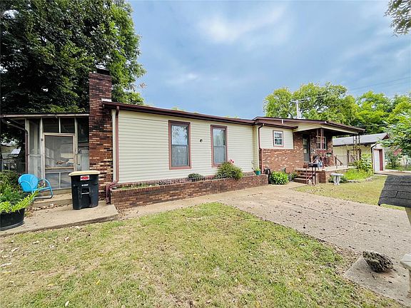 2nd image of 301 Ponder St