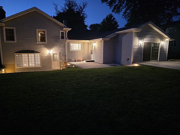 5th image of 27W571 Ridgeview St