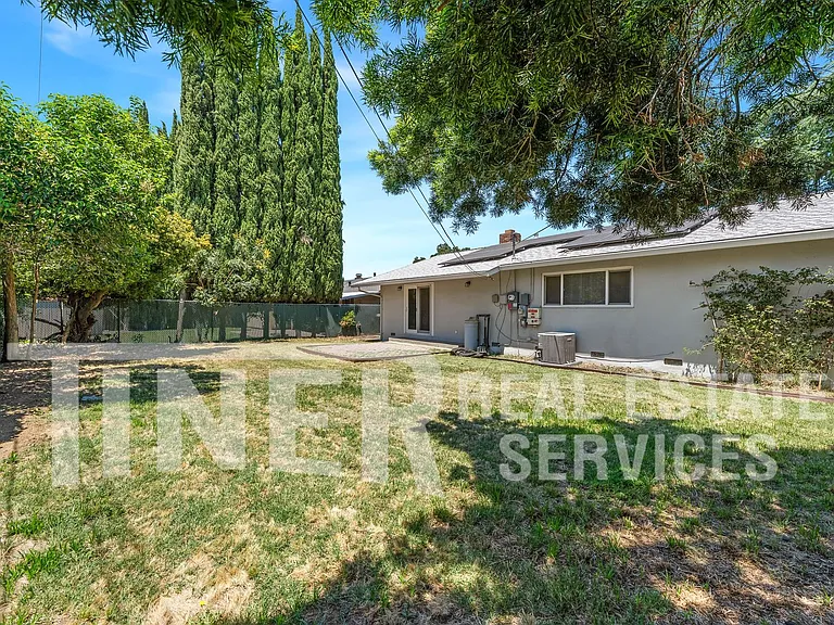 9136 Cecile Way — Photo 23