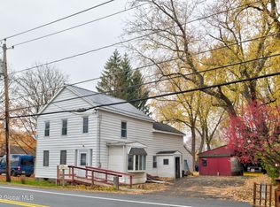 31 Halfmoon Dr, Waterford, NY 12188