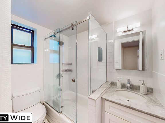 4th image of 30 Charlton St APT 4M