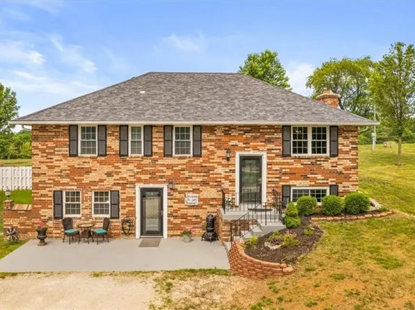 10204 S Outer Belt Rd, Oak Grove, MO 64075