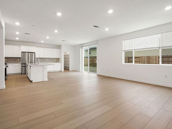 5th image of 8151 Lavigne Cir