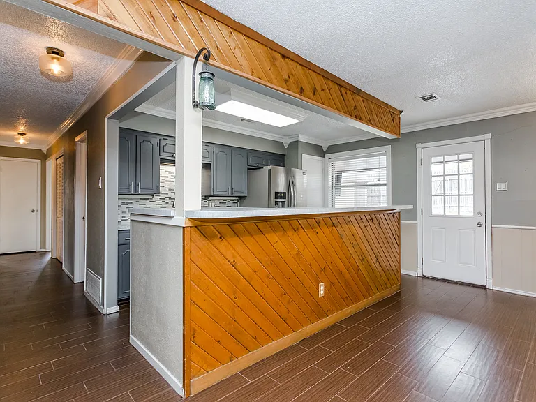 2517 Rosewood Dr — Photo 8