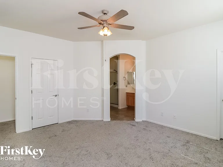 2715 E Carson Rd — Photo 12
