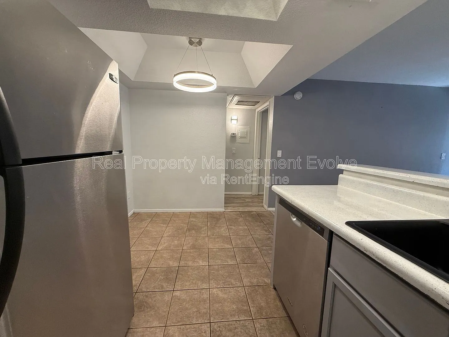 2 bed, 2.0 bath, 810 sqft, $1,295 — Photo 4