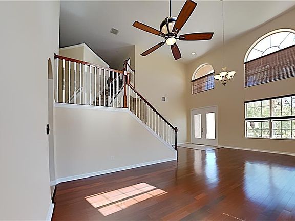 4th image of 308 Wentworth Ave