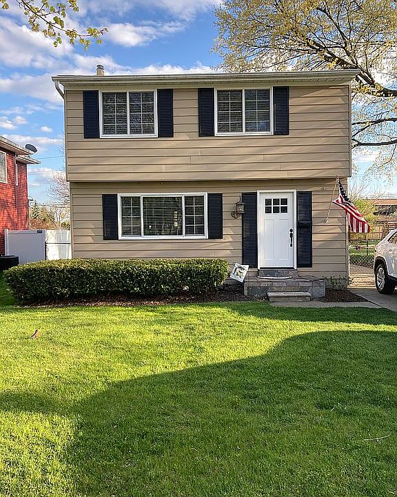 1st image of 562 Lincoln Ave