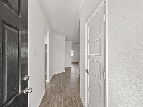 3rd image of 1028 Wingjet Way