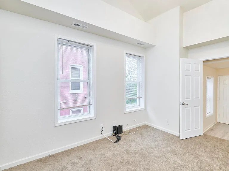 1421 N Park Pl — Photo 46
