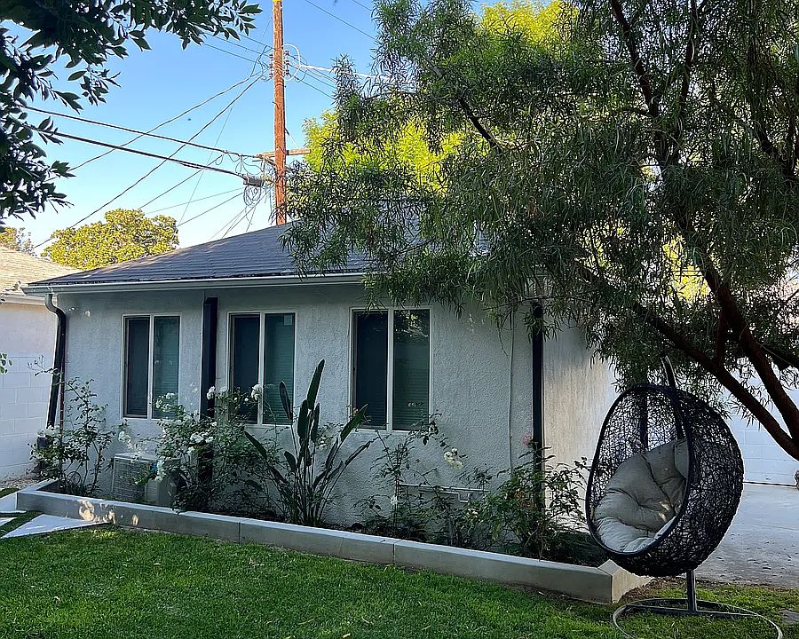 1st image of 14605 La Maida St