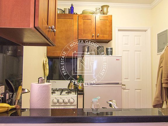 3rd image of 139 Eldridge St #11A