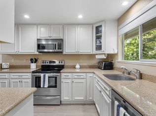 2719 Oak Rd, Walnut Creek, CA 94597