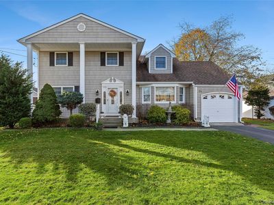 66 Colton Avenue, Sayville, NY, 11782