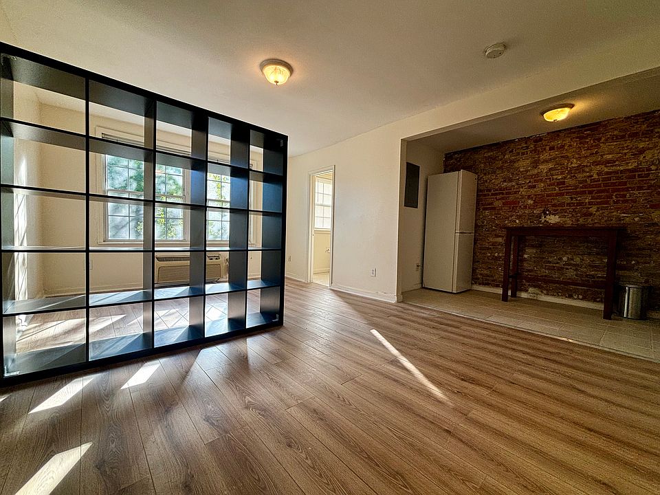 2nd image of 1516 Marion St NW #201