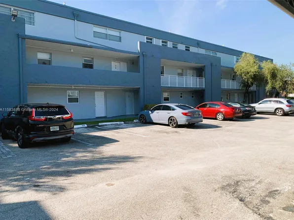 9369 Fontainebleau Blvd APT J111, Miami, FL 33172