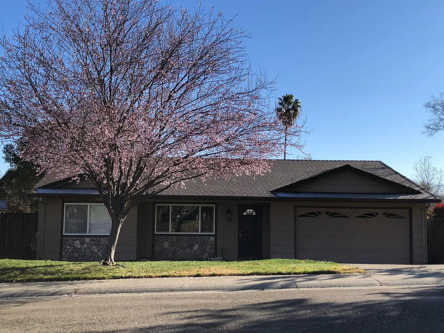124 Sierra Woods Cir photo 1