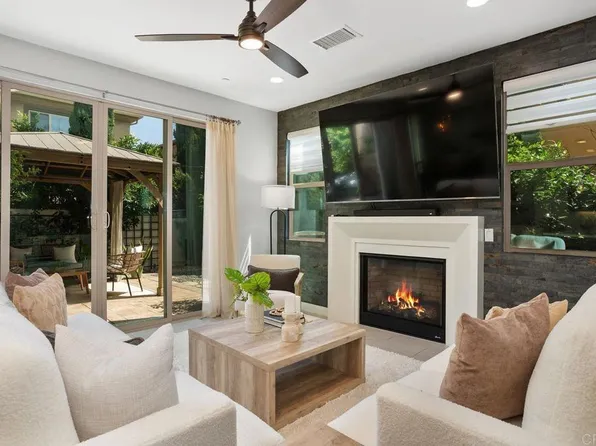 3072 Marron Rd, Carlsbad, CA 92010