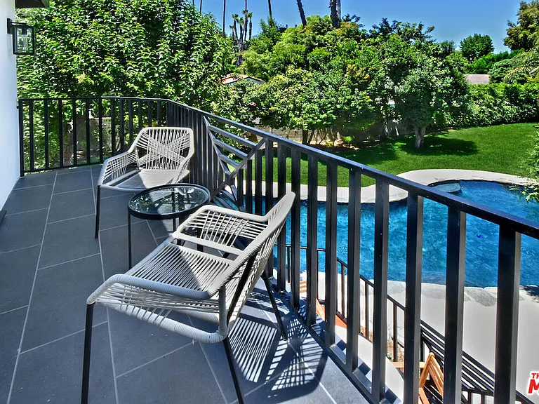 19061 Wells Dr — Photo 35
