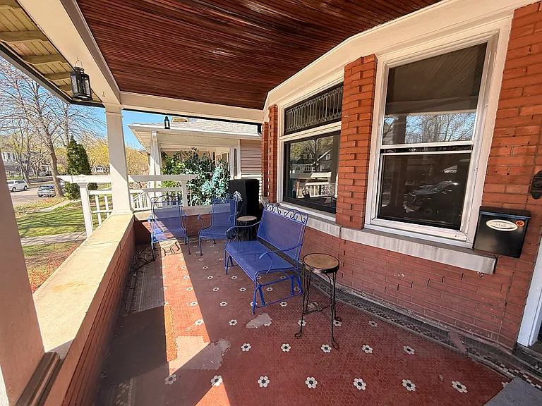 873 W Laurel Ave — Photo 2