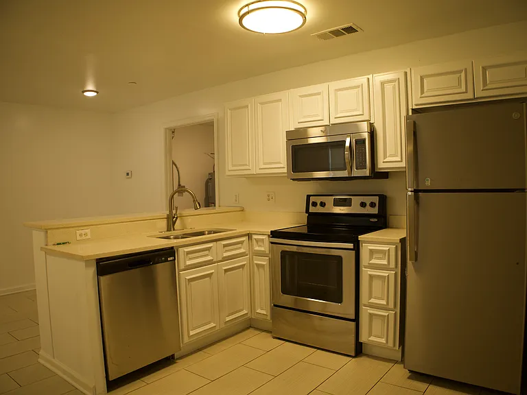 College Center Apartments — Photo 24
