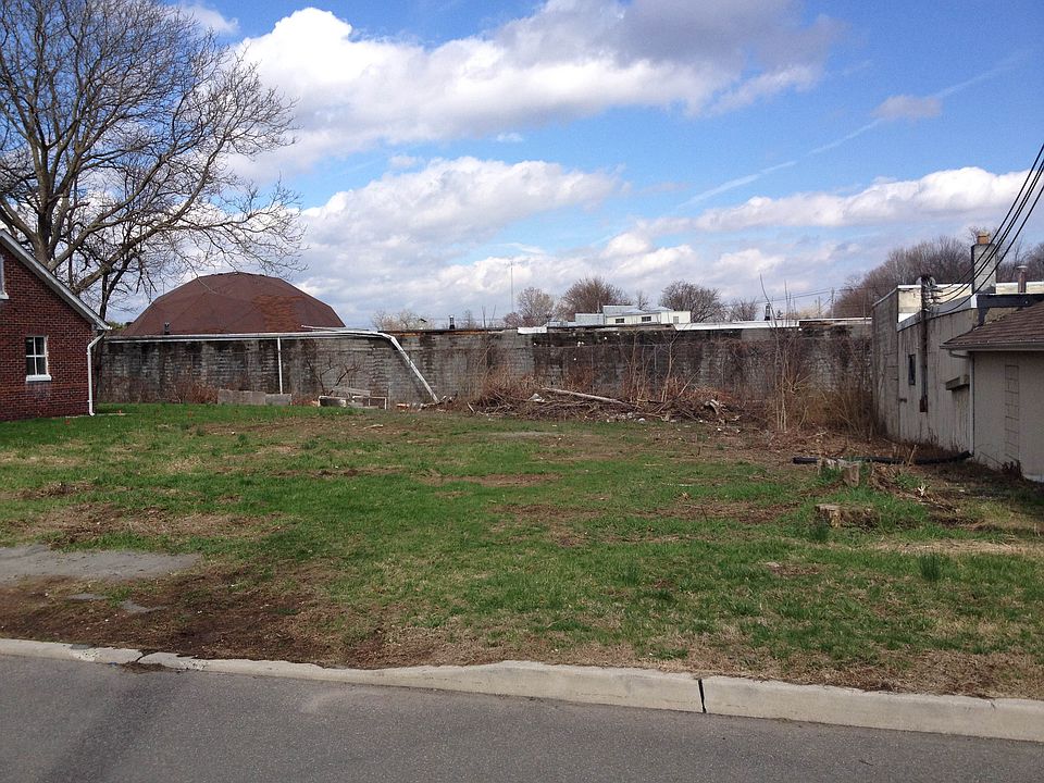 2nd image of 4 N Cole Ave