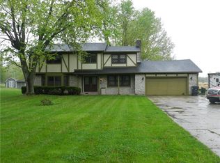 885 W Cutsinger Rd, Greenwood, IN 46143