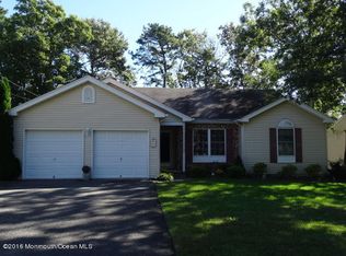 109 Castaway Rd, Manahawkin, NJ 08050