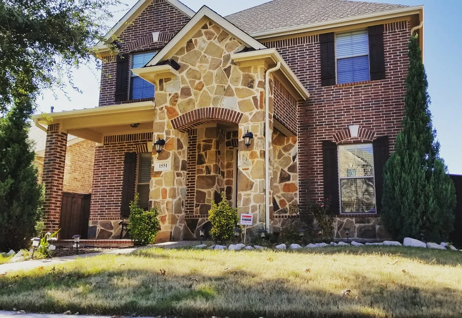 4 bed, 2.5 bath, 2895 sqft, $3,000 — Photo 1