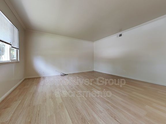 3rd image of 4516 Greenholme Dr APT 1
