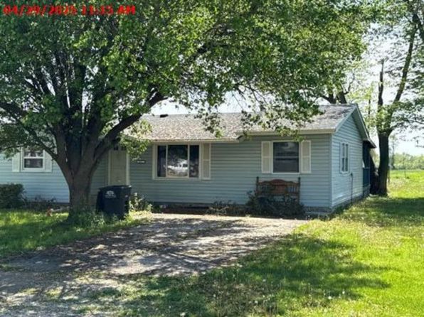612 Ash St, Edgewood, IL 62426