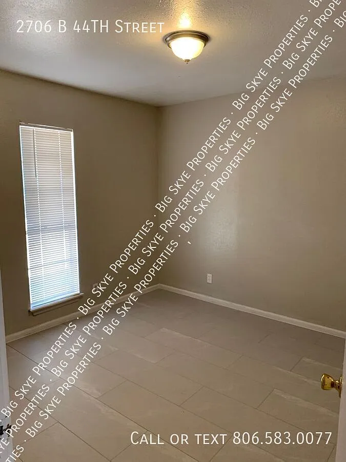 So cute ! 2 bed , lux vinyl floors throughout — Photo 4