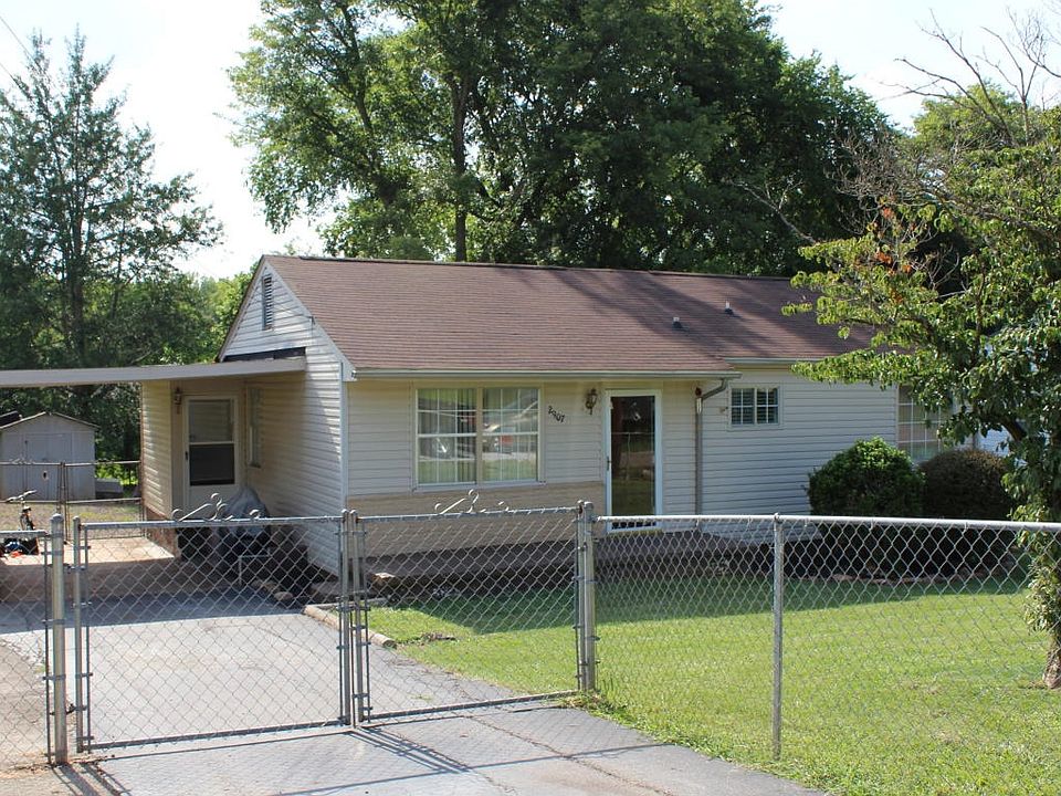1st image of 2907 Hackman St